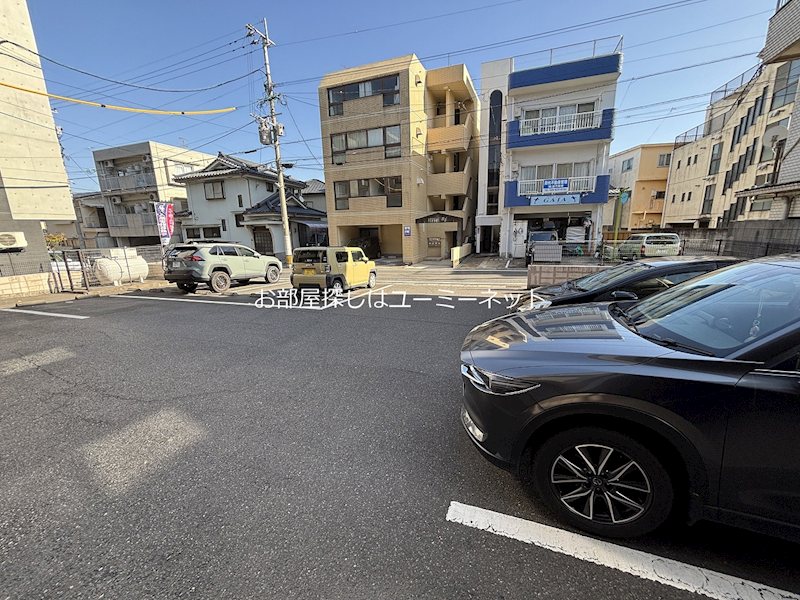 コンヴェニーレ.エス 駐車場