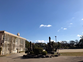 GRANDEUR TENJIN 小学校