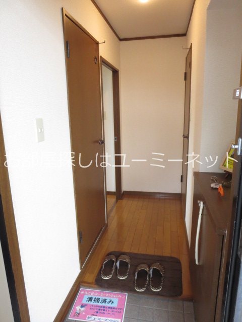 コンフォート西田 玄関