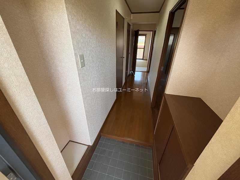 プレステージ末満 玄関