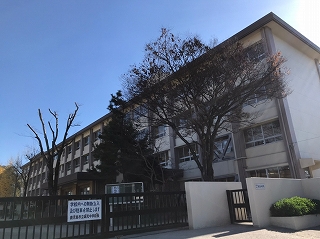 エンプロイ藤利 中学校