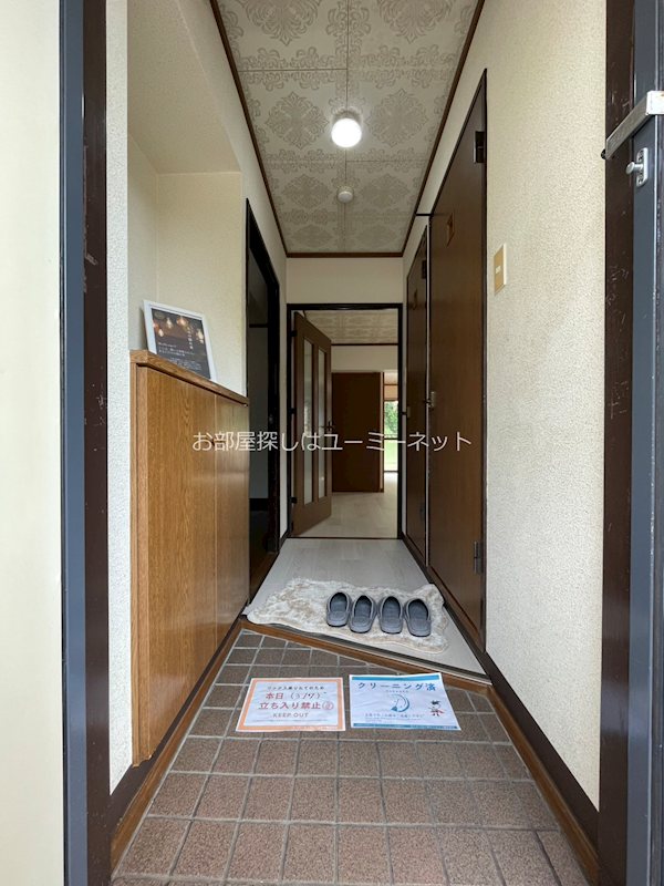 エンプロイ藤利 玄関