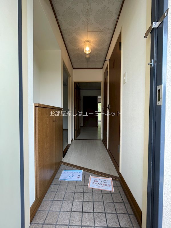 エンプロイ藤利 玄関