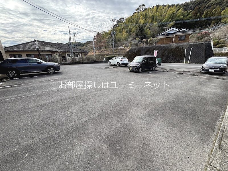 ユーミーGRANDIR 駐車場