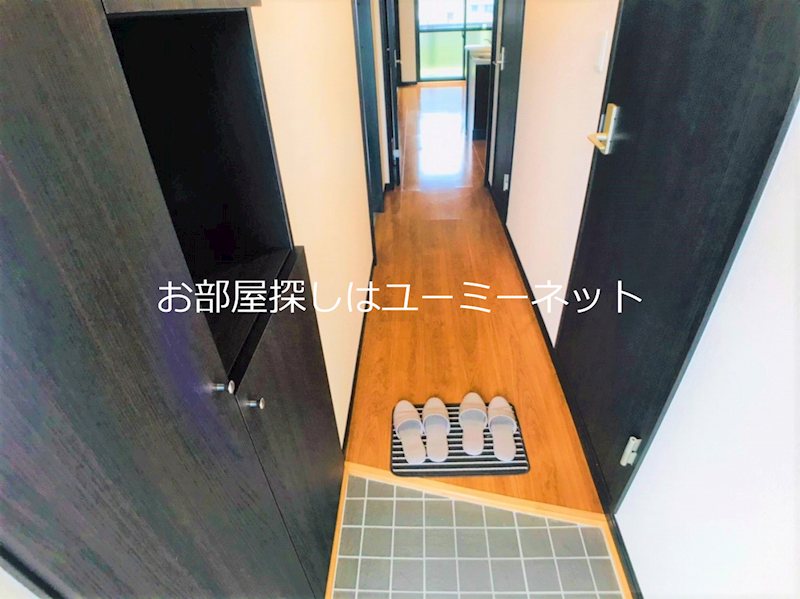 グロリオサ 玄関