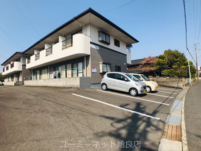 カミーリアアイラ 駐車場