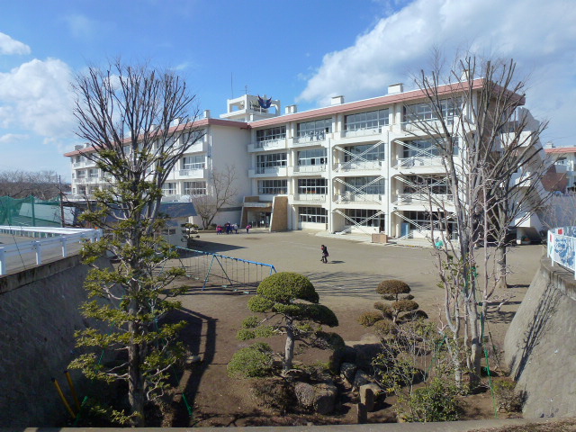 プリムヴェールＡ 小学校