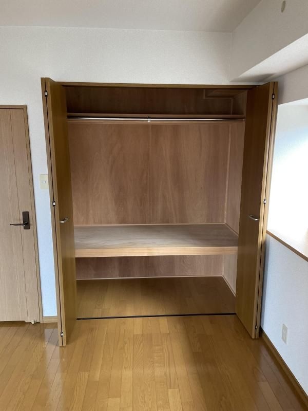 ブルーアイズ中央 収納