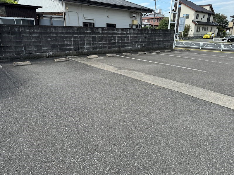 ユーミーローズ 駐車場