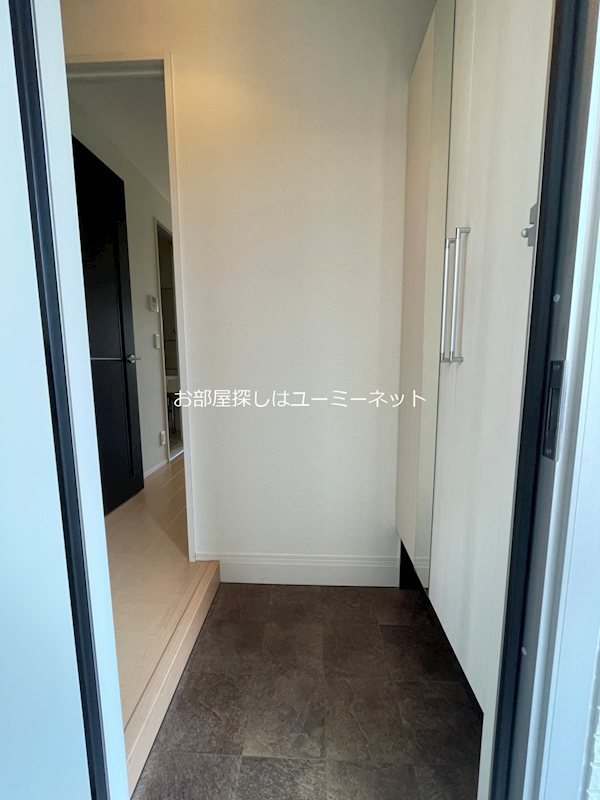 セジュールプルミエ B棟 玄関
