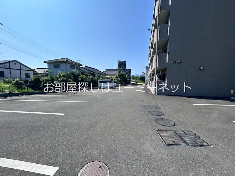アマリリス 駐車場