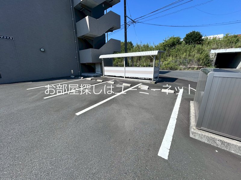 アマリリス 駐車場