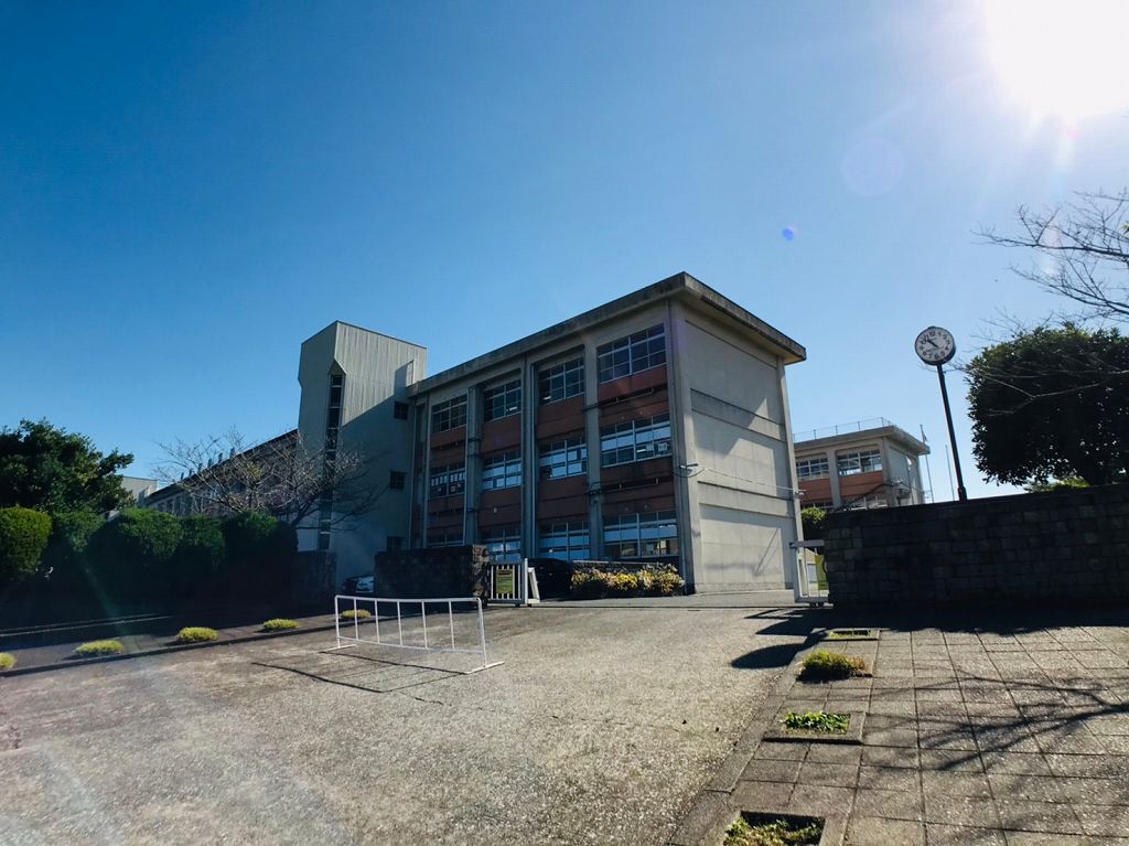 サルヴァトーレ吉原 中学校