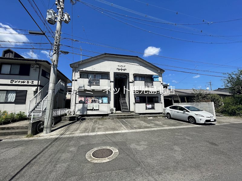 ウィングヒルズ 駐車場