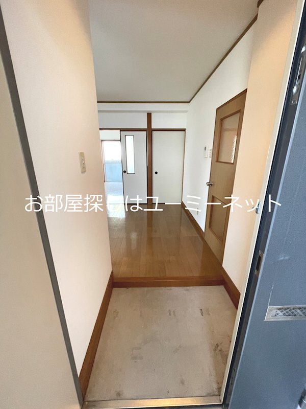 第２鶴栄ビル 玄関