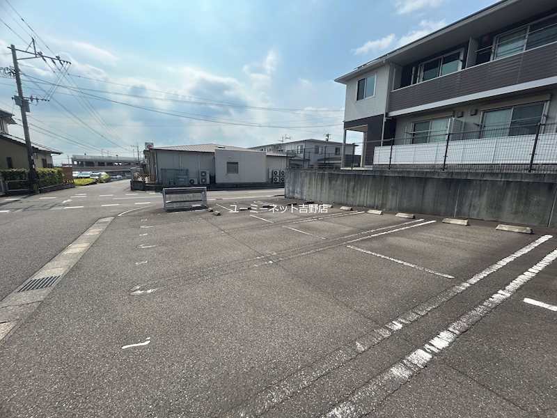 ヴィラーチェ花水木 駐車場