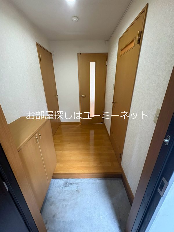 アムールF 玄関