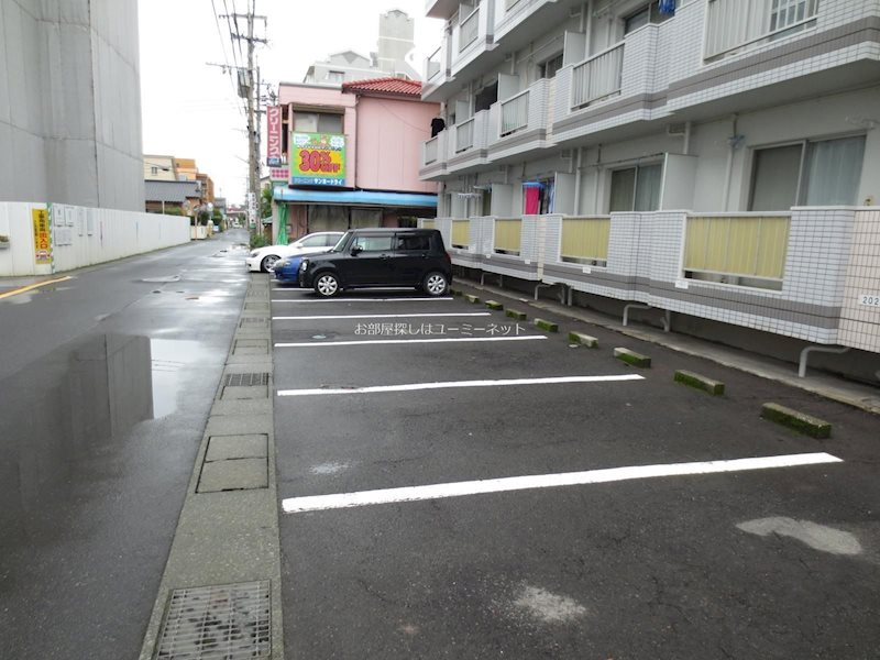 エクセレント宇宿 駐車場