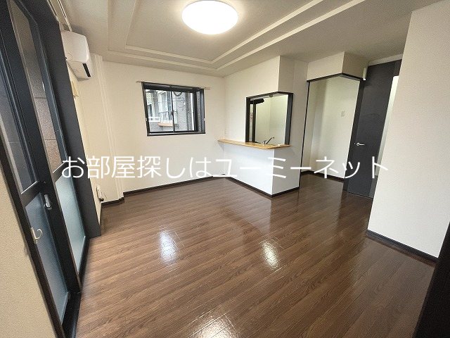 クレシア リビング