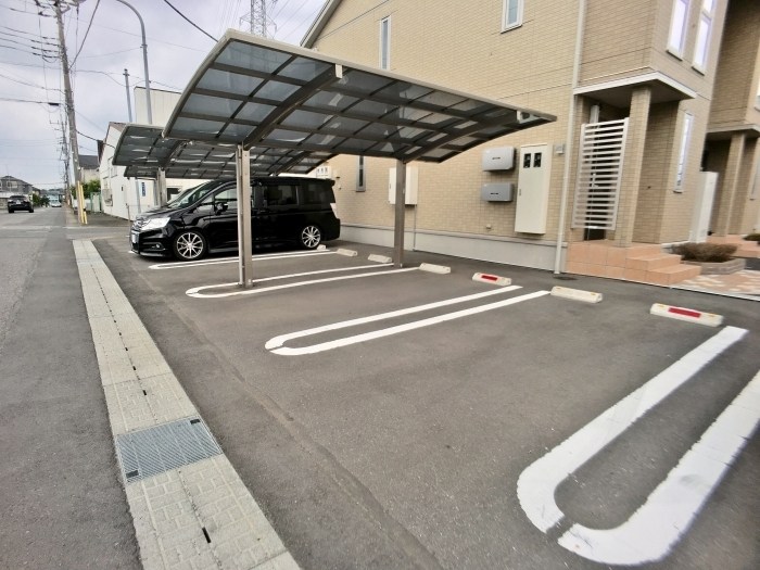 ポンテ ローザ 駐車場