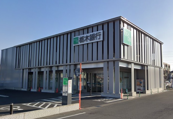 THE　HOUSE　TSURUTA　E棟 銀行