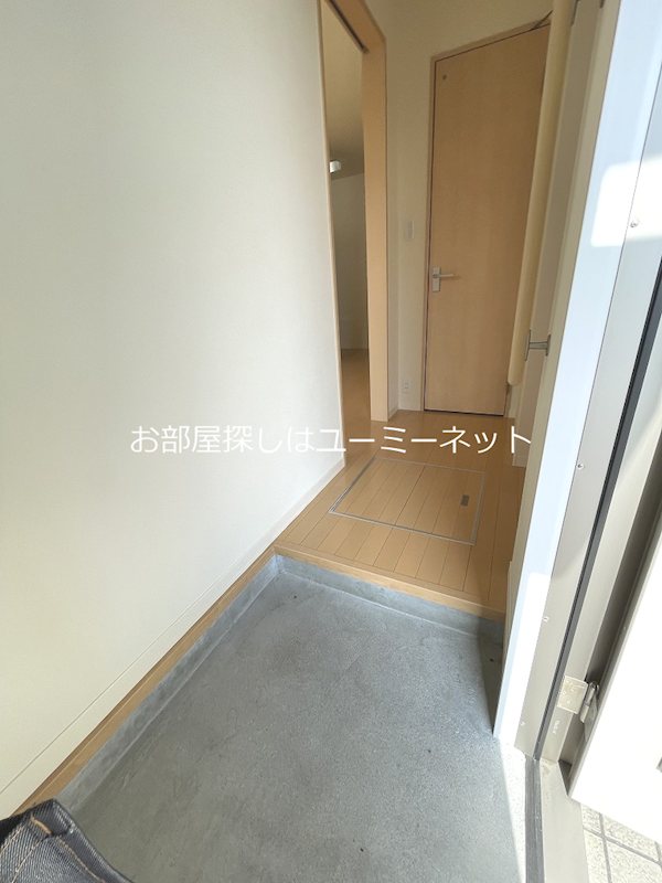 ヴィラーチェ・プロフィットA棟  玄関