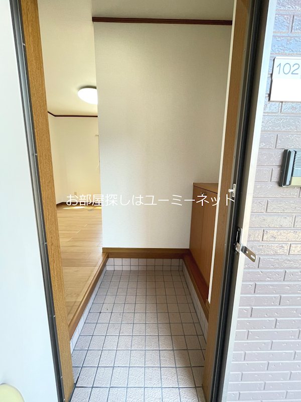 クローバーズヒル田上台 玄関