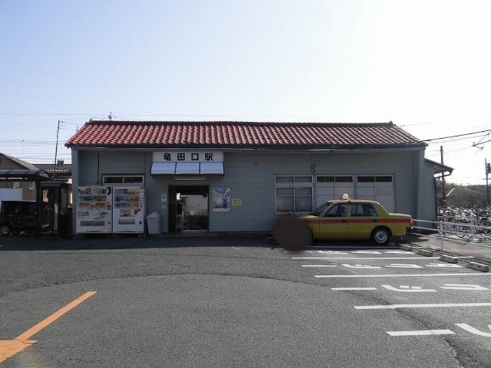 アルバルーチェ黒髪 駐車場