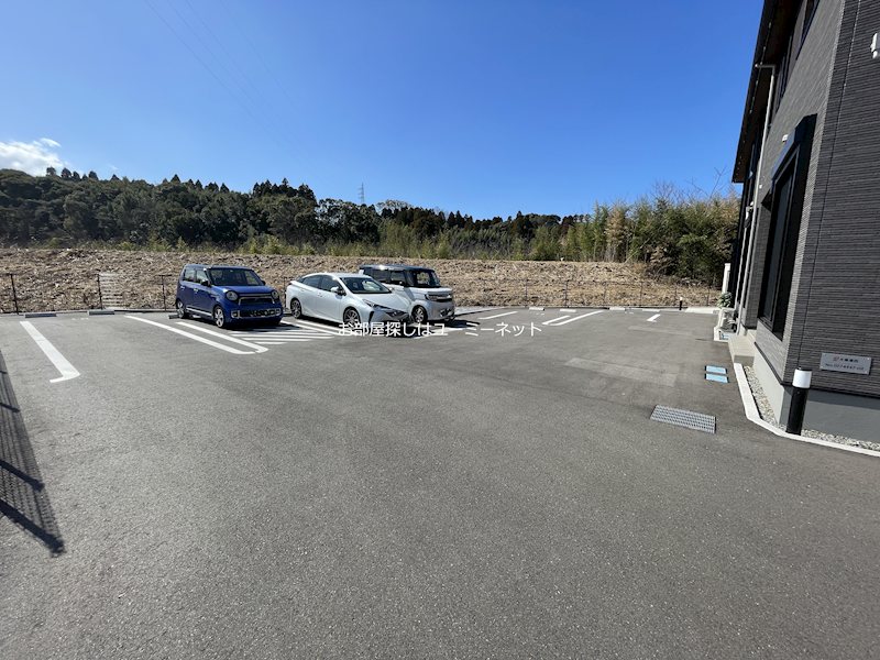 ルミナーレ川内Ⅱ 駐車場