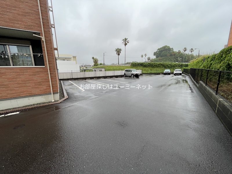 サニーウエル川内 駐車場