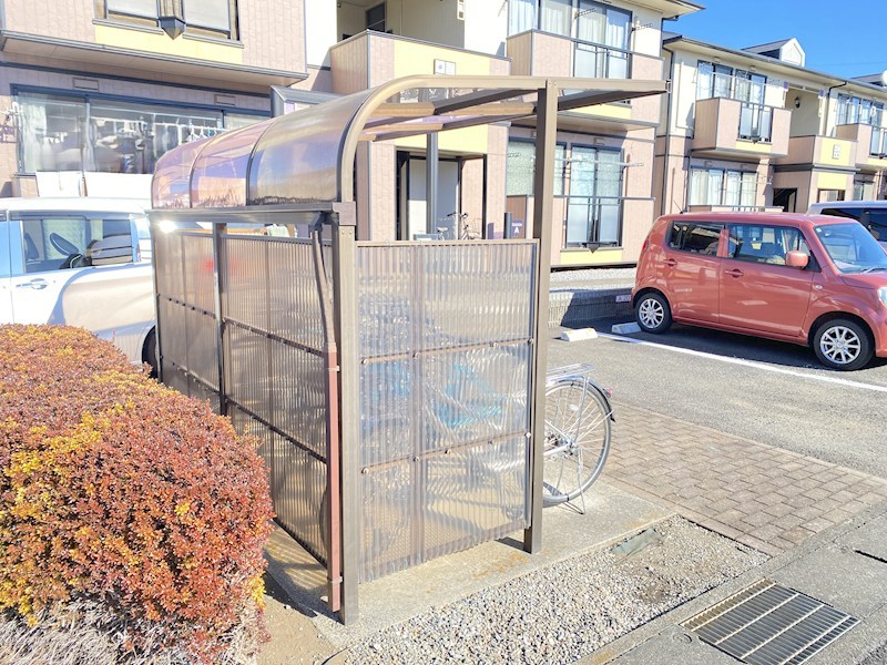 サンシャトレA 駐車場