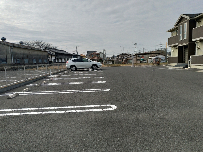 カーサ　ブリジャール 駐車場