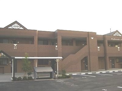 グランディール・みやざき 駐車場