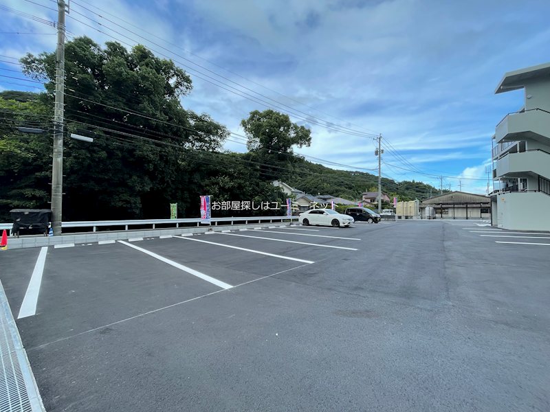 ARTH平松 駐車場