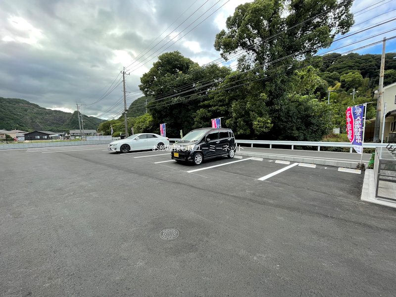 ARTH平松 駐車場