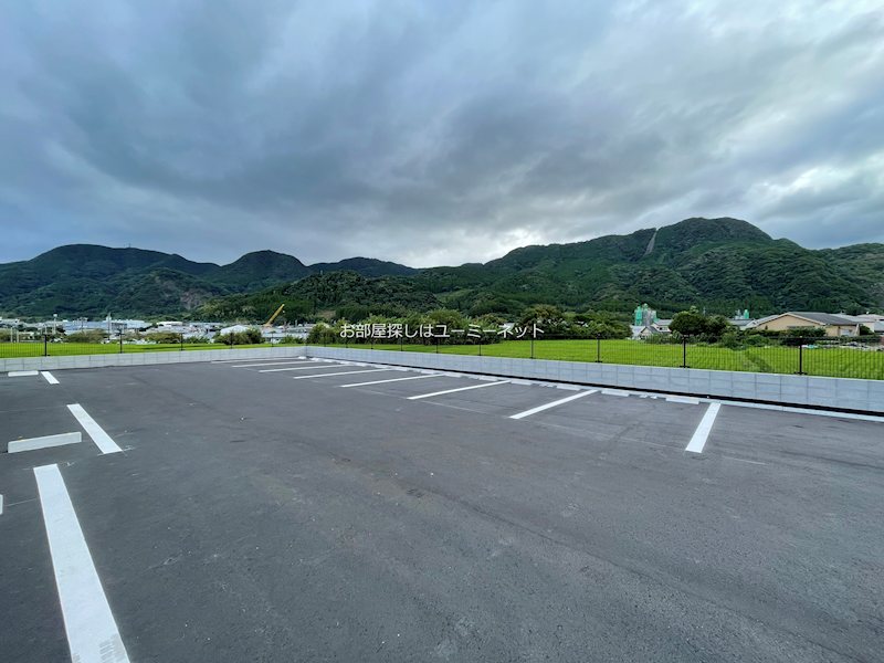 ARTH平松 駐車場