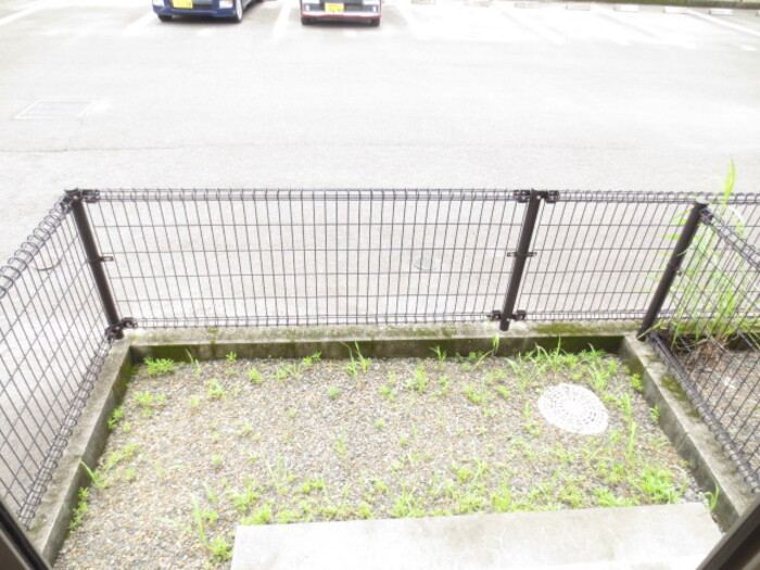 リースランドSHIN C棟 庭