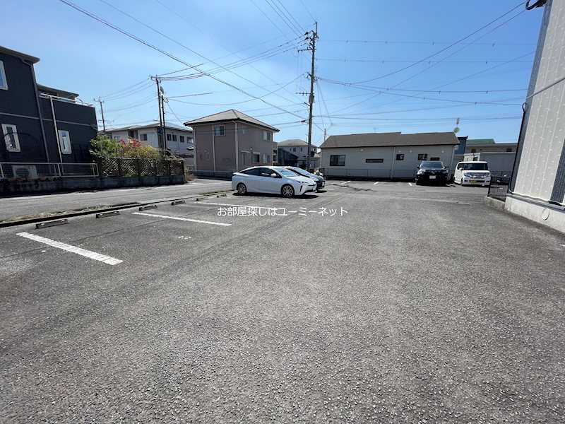 リースランドSHIN C棟 駐車場