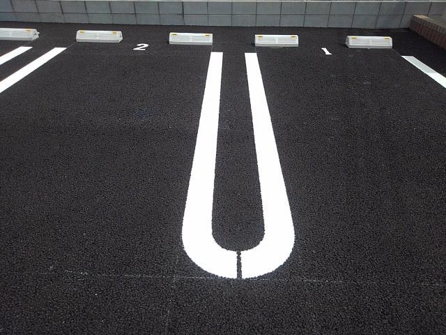 エクセレント・ヴィラ富田Ａ 駐車場