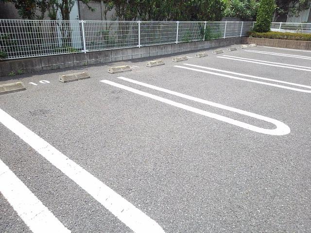 サンリット 駐車場
