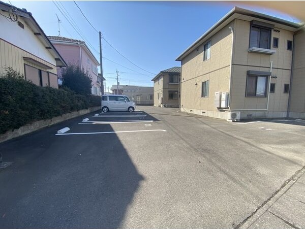 カトレアハイツA 駐車場