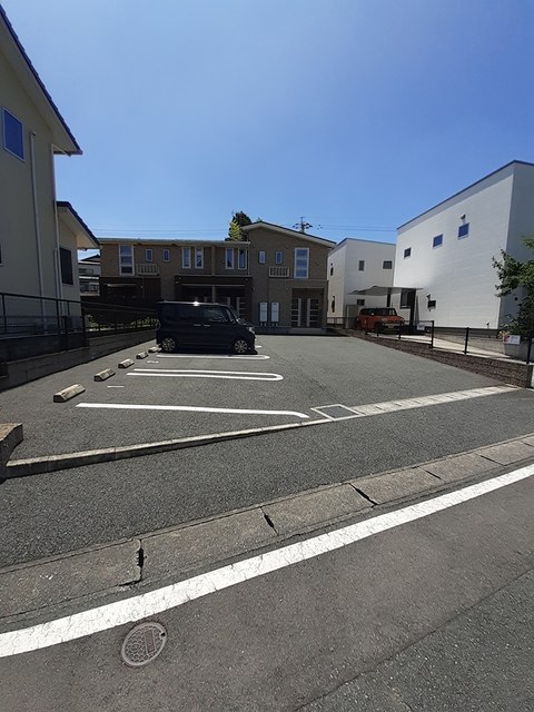 セレノ・リヴァー 駐車場