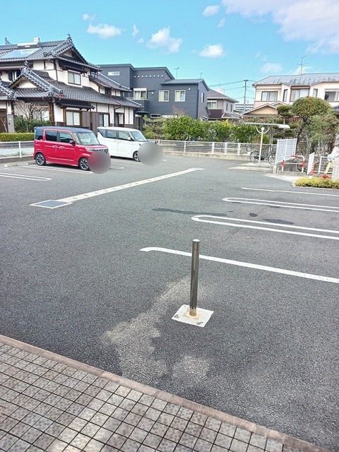 アルバ・ガーデン 駐車場