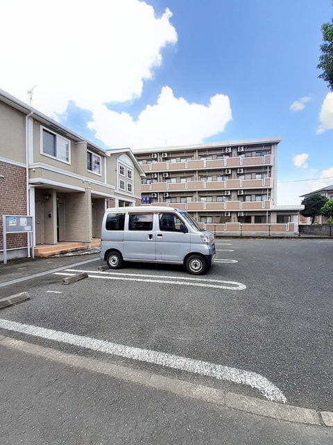 ヴィラ　春日 駐車場