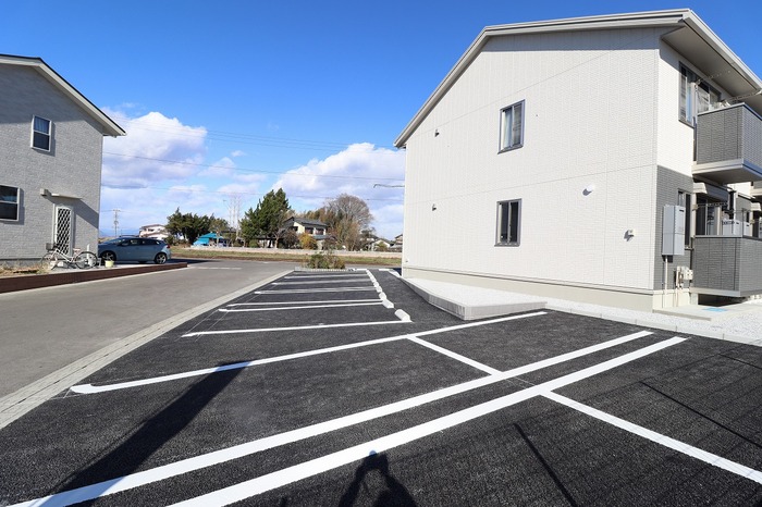 エーデルワイス 駐車場