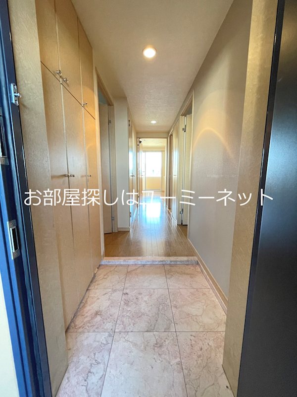 ジェネラス中央町 玄関