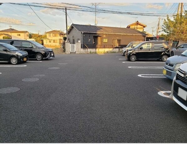 レジデンス・セレッソ 駐車場