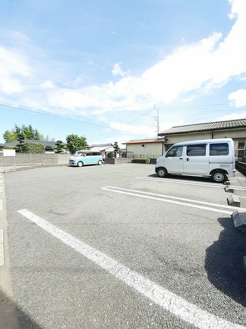 サンフラワーＡ 駐車場