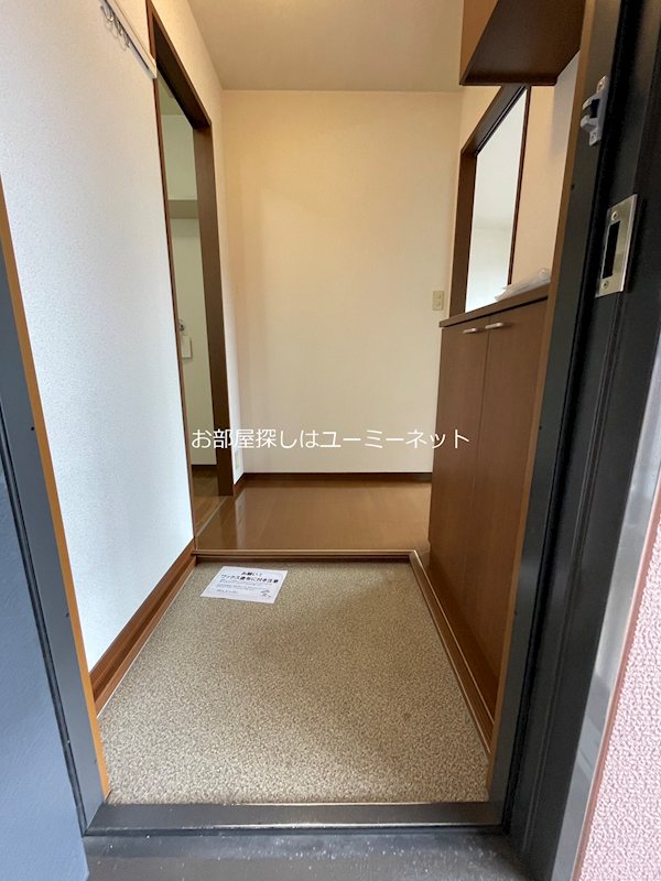 ファミールＮ 玄関