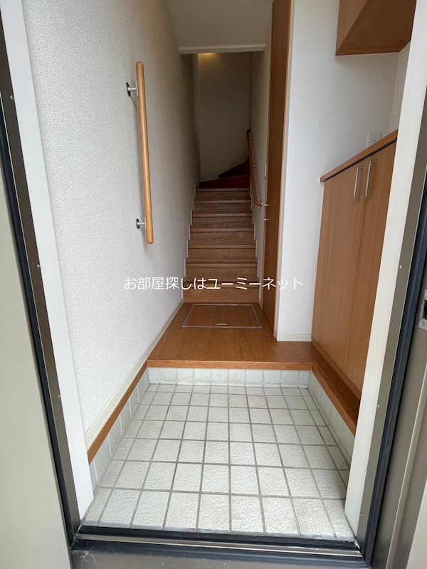 サンロードⅢ　B棟 玄関
